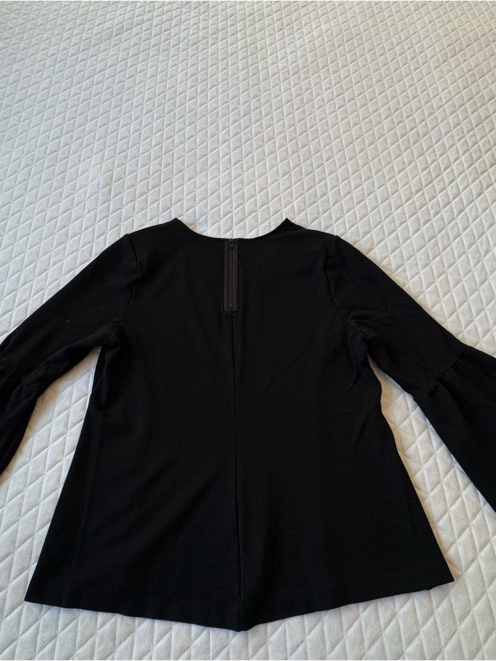 Cabi Boho Top Its A Party Ponte Long Flare Bell Sleeve Blouse Black Size Large - Picture 14 of 15
